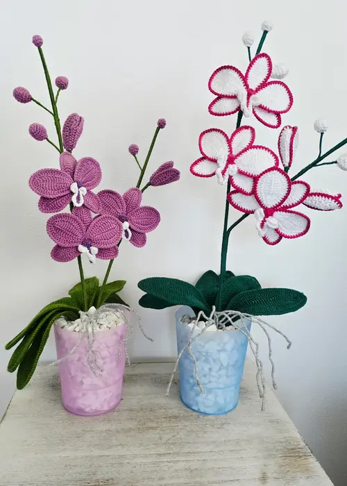 Háčkovaná orchidea