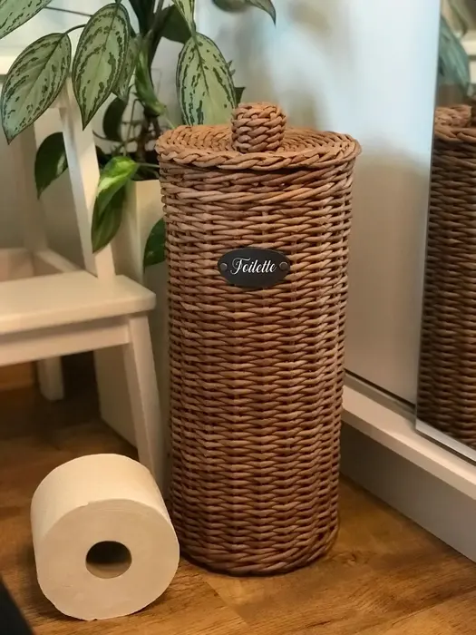 Košík -zásobník na toaletný papier .