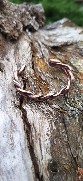 Surový medený cuff náramok "Korene" vo vikingskom štýle